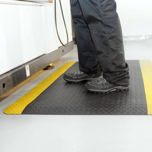 af-deckplate-workplace-matting-safety-5.jpg